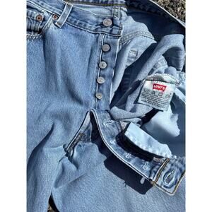 Vintage 90s Made in USA Levi’s 501 silver button fly light wash 37x30